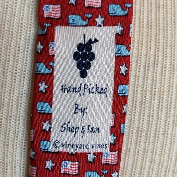 BNWT VINEYARD VINES FLAGS WHALES AND STARS RED SILK TWILL NECKTIE - Picture 6 of 12